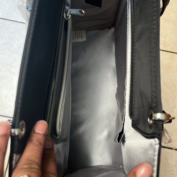 NWOT PANQQBORN DESIGN BLACK AND GOLD COMPUTER BAG - Picture 9 of 10